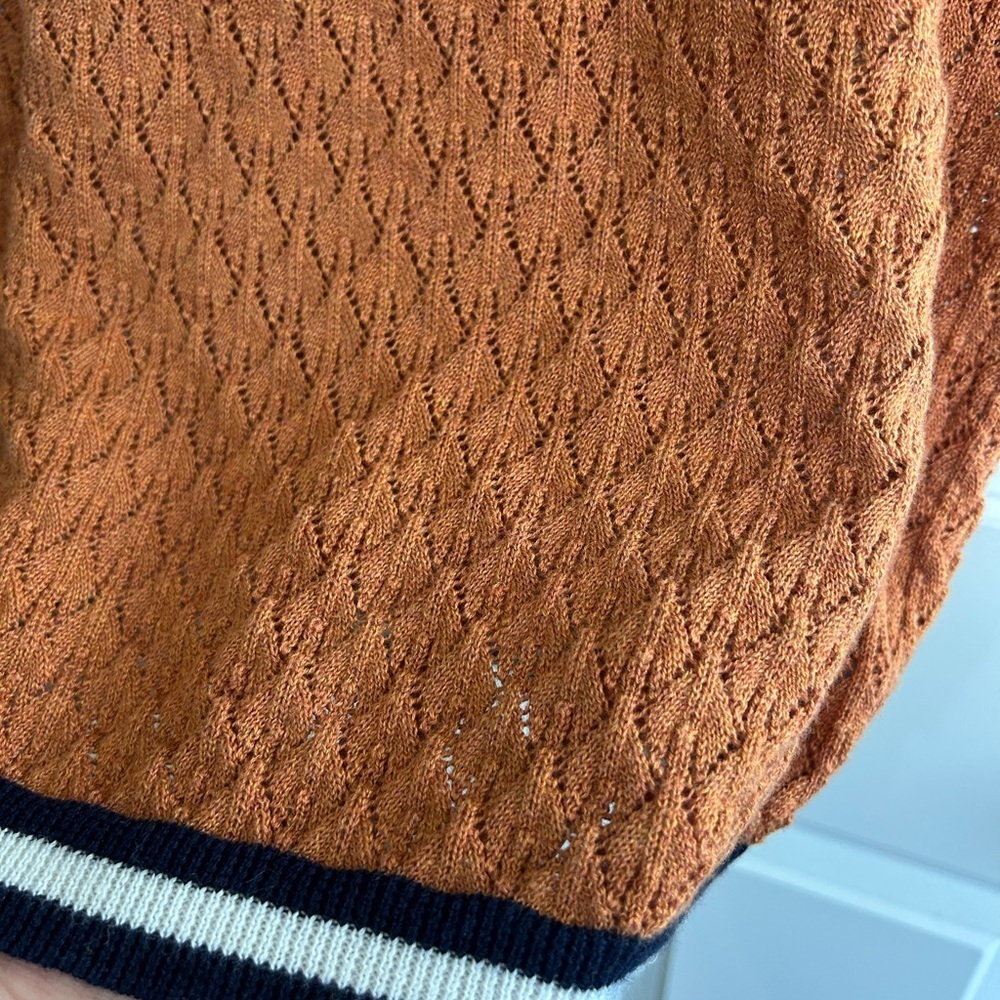 Like new size S Pointelle sweater vest sleeveless top in a gorgeous rust shade - Picture 4 of 10